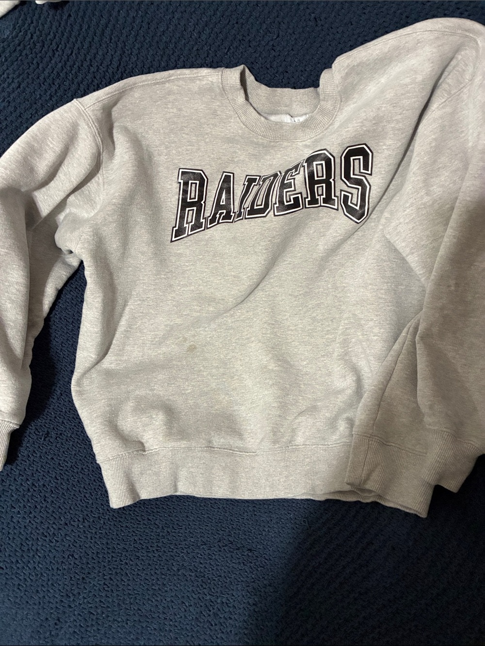 Wear Raiders Gray Crewneck Sweatshirt xl